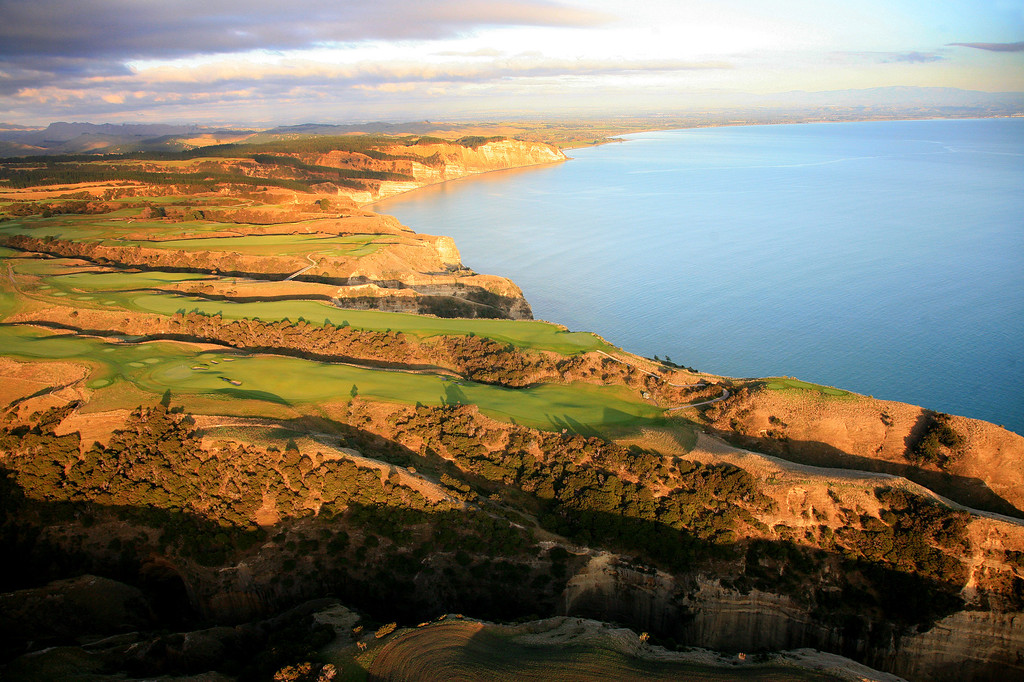 Discover the best golfing experiences with PerryGolf, where you can play on premier courses around the world.